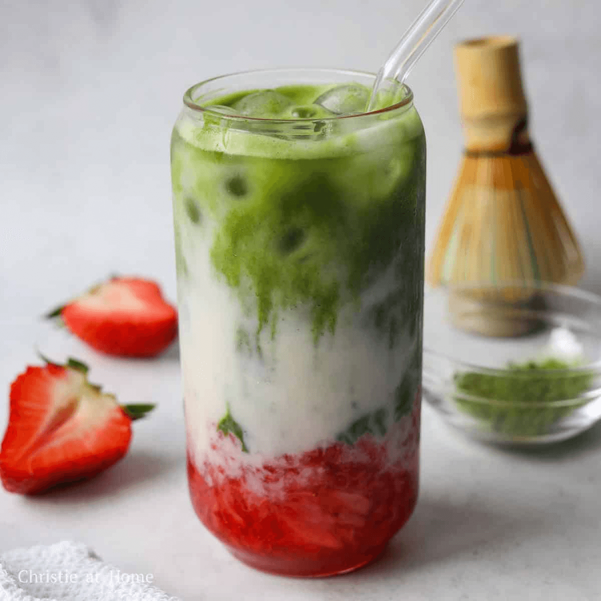 Strawberry Matcha (16 oz)