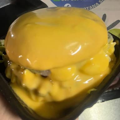 Hamburguesa Bañada con Queso
