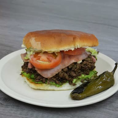 Torta de Bistec Especial