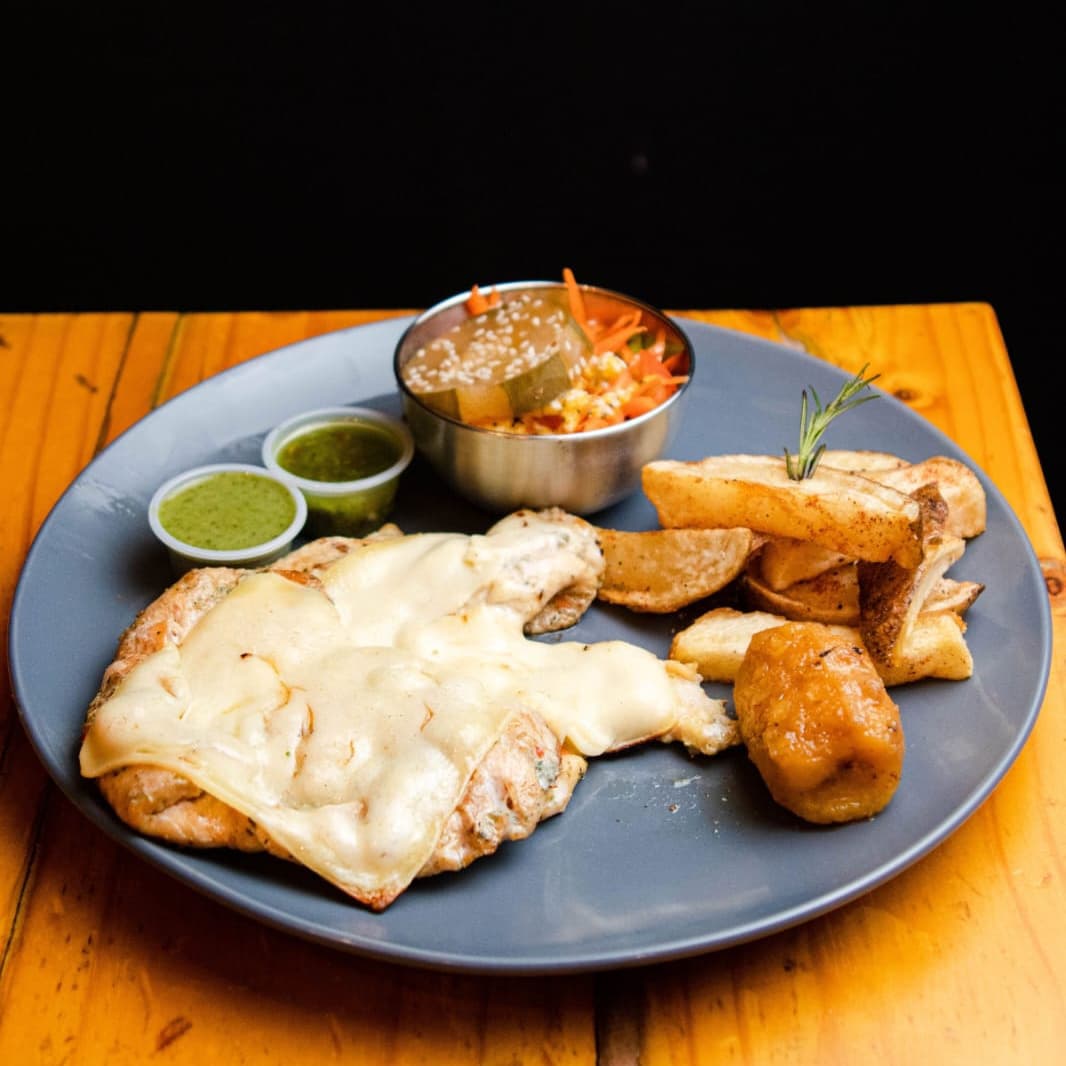 Combo Filete de Pechuga Gratinado + Papa + Gaseosa