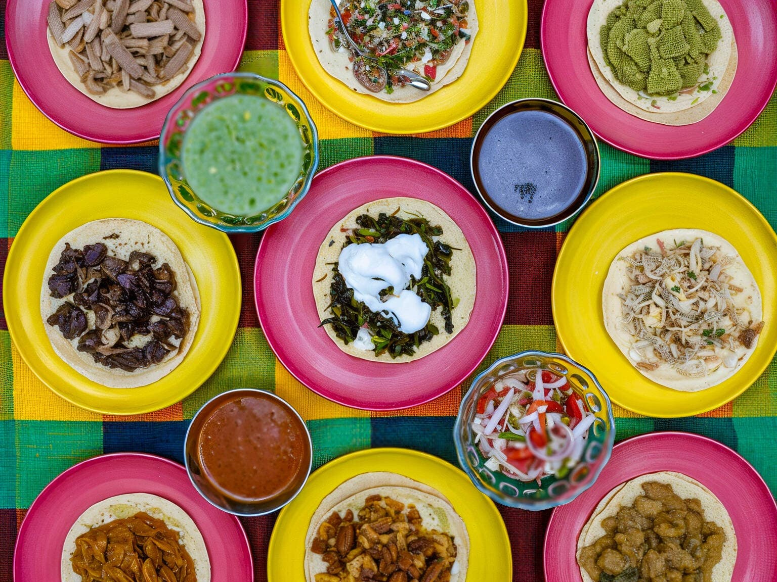 Tacos Sarita Los famosos de la 8
