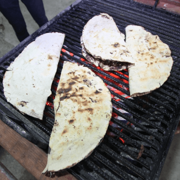 Tlayuda de Chinameca de Pollo