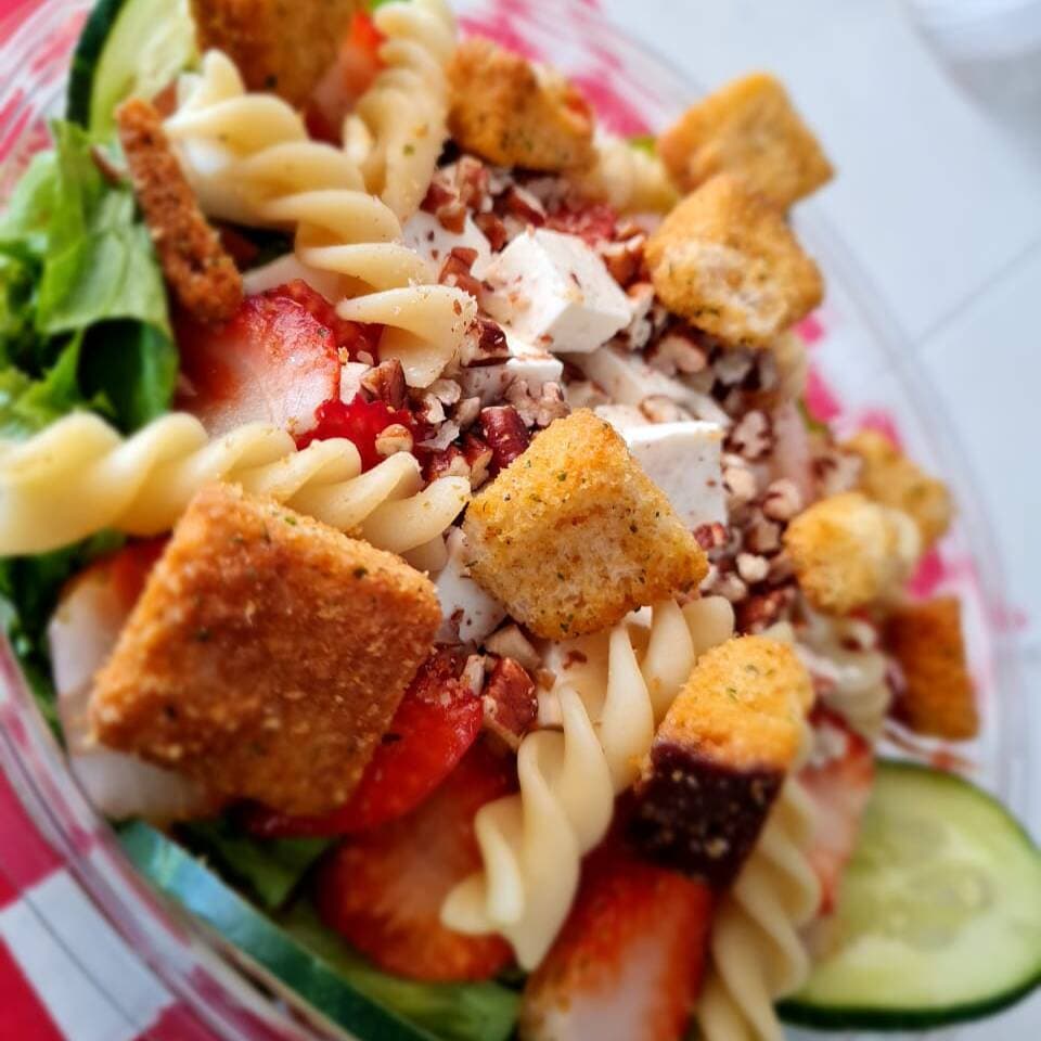 Ensalada de Panela con Fresa y Nuez