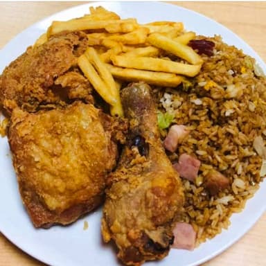 Cantonés, Pollo Frito, Papas Fritas + Bebida