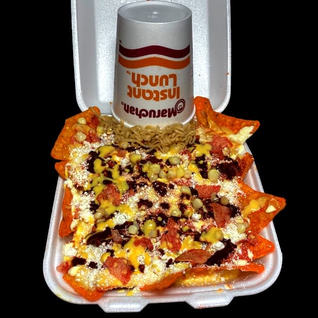 Plato Maruchan con DORITOS NACHOS