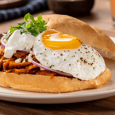 Torta de Chilaquiles