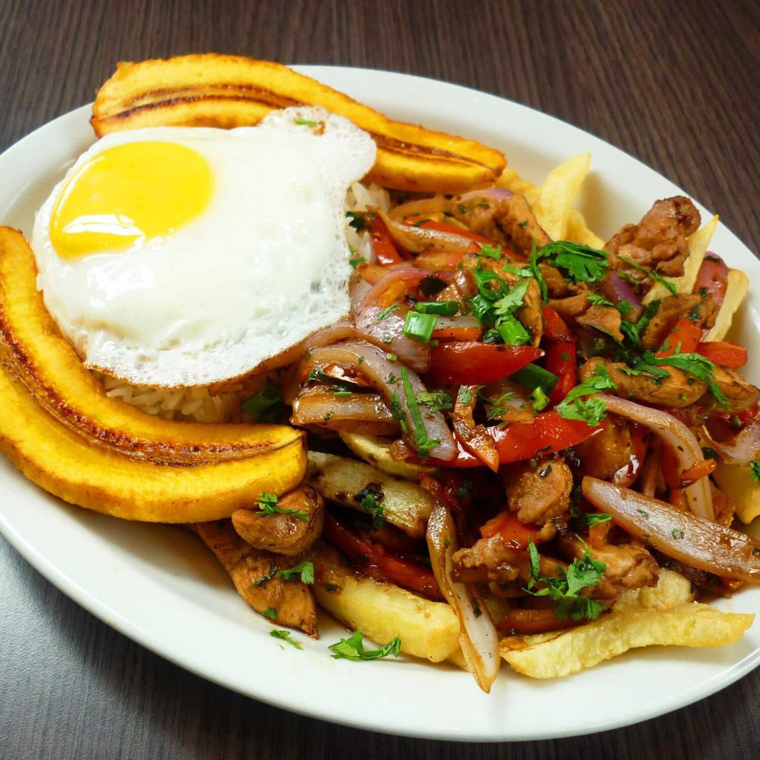 Pollo Saltado a Lo Pobre