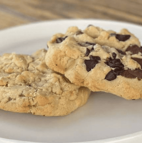 White Chocolate & Nuts Cookie