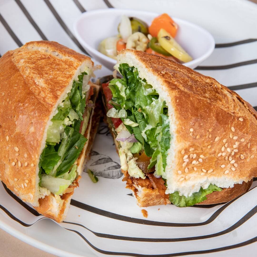 Torta Pierna de Puerco y Queso Chipotle Wallander