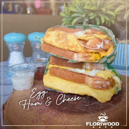 Ham Egg & Cheese Sándwich