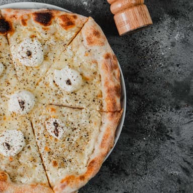 Pizza Caccio e Pepe