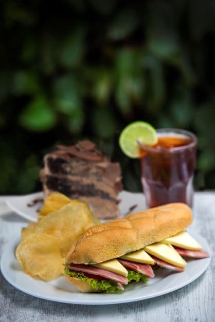 Sándwich de Jamón y Queso