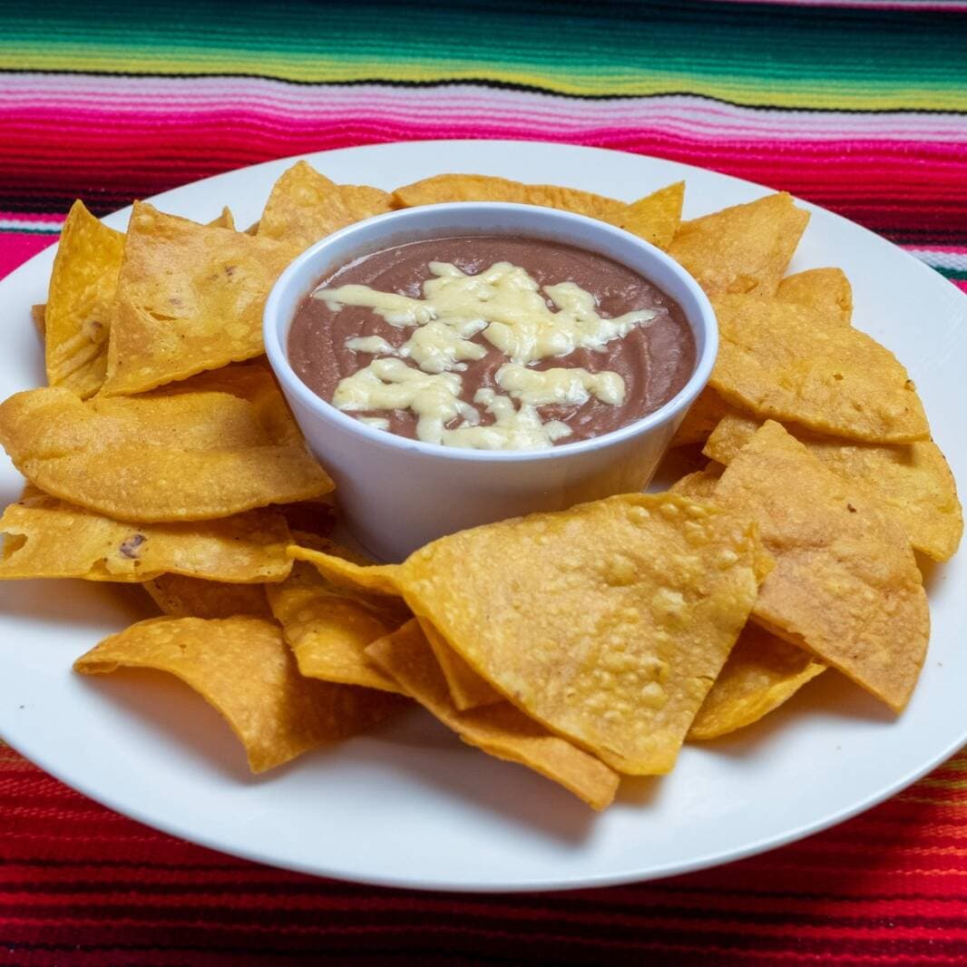 Frijoles con Totopos
