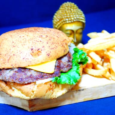 Hamburguesa Suprema con Papas y Coca Cola