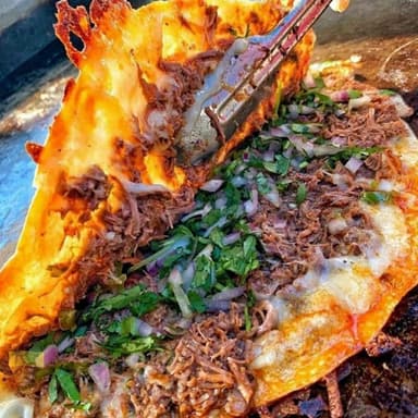 Mega Quesabirria de Harina