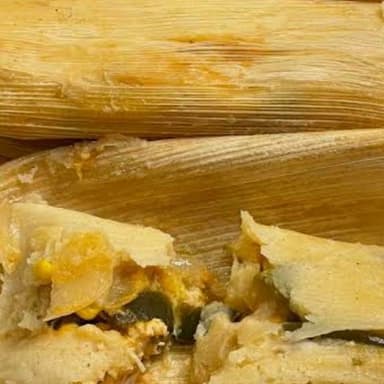 Tamal de Rajas con Queso