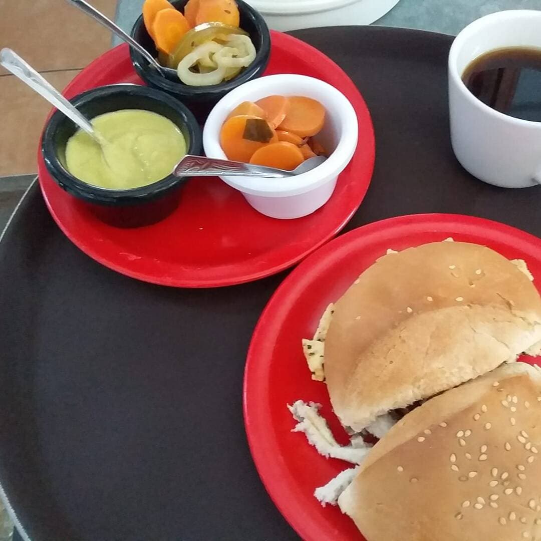 Torta de Quesillo con Chicharrón