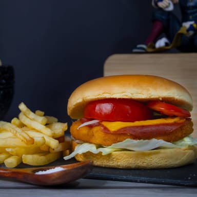 Hamburguesa de Pollo y Porción de Papas