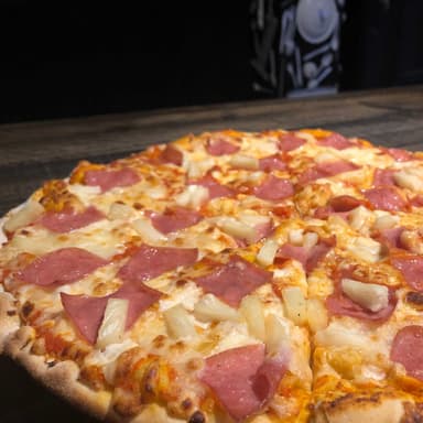 Pizza Hawaiana.
