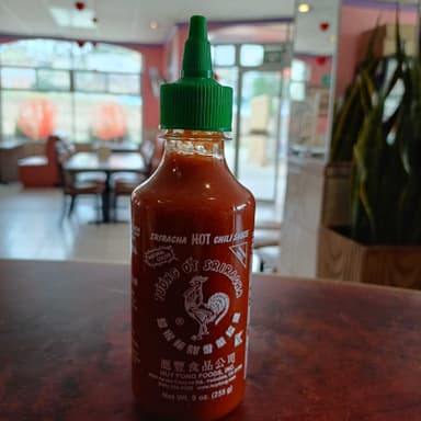 Botella Salsa sriracha 9 oz