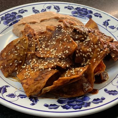 Chilaquiles Enmolados
