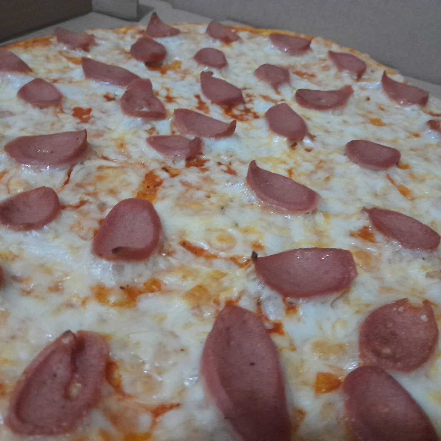 PIZZA GRANDE (JAMON, CHORIZO O SALCHICHA).