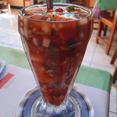 Coctel  Mediano (14 Oz) Ingrediente a Elegir
