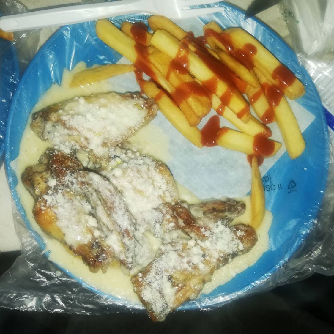 ALITAS PARMESANO CON AJO 6 PZAS
