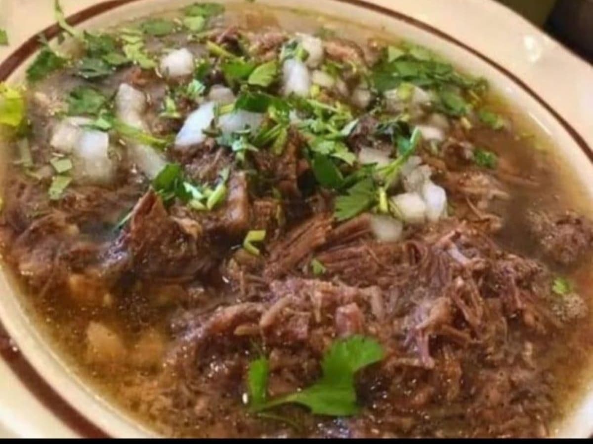 Menudo y Cabeza de Res el Sinaloense