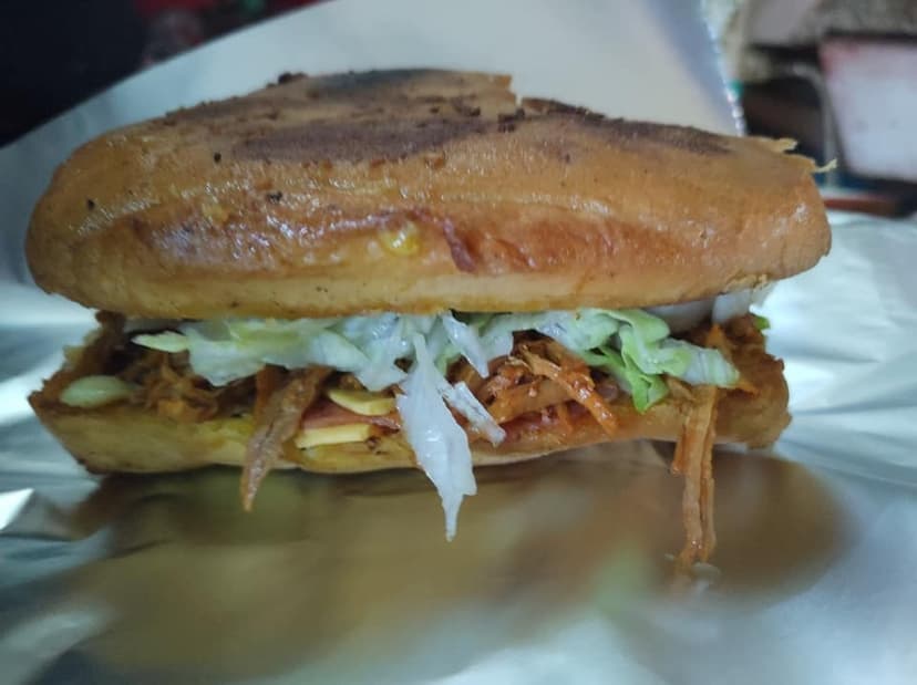 TORTAS & HAMBURGUESAS IVONNE
