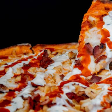 Pizza Chicken Bacon Buffalo Familiar