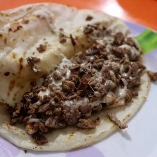 QUESADILLA DE ARRACHERA CON QUESO