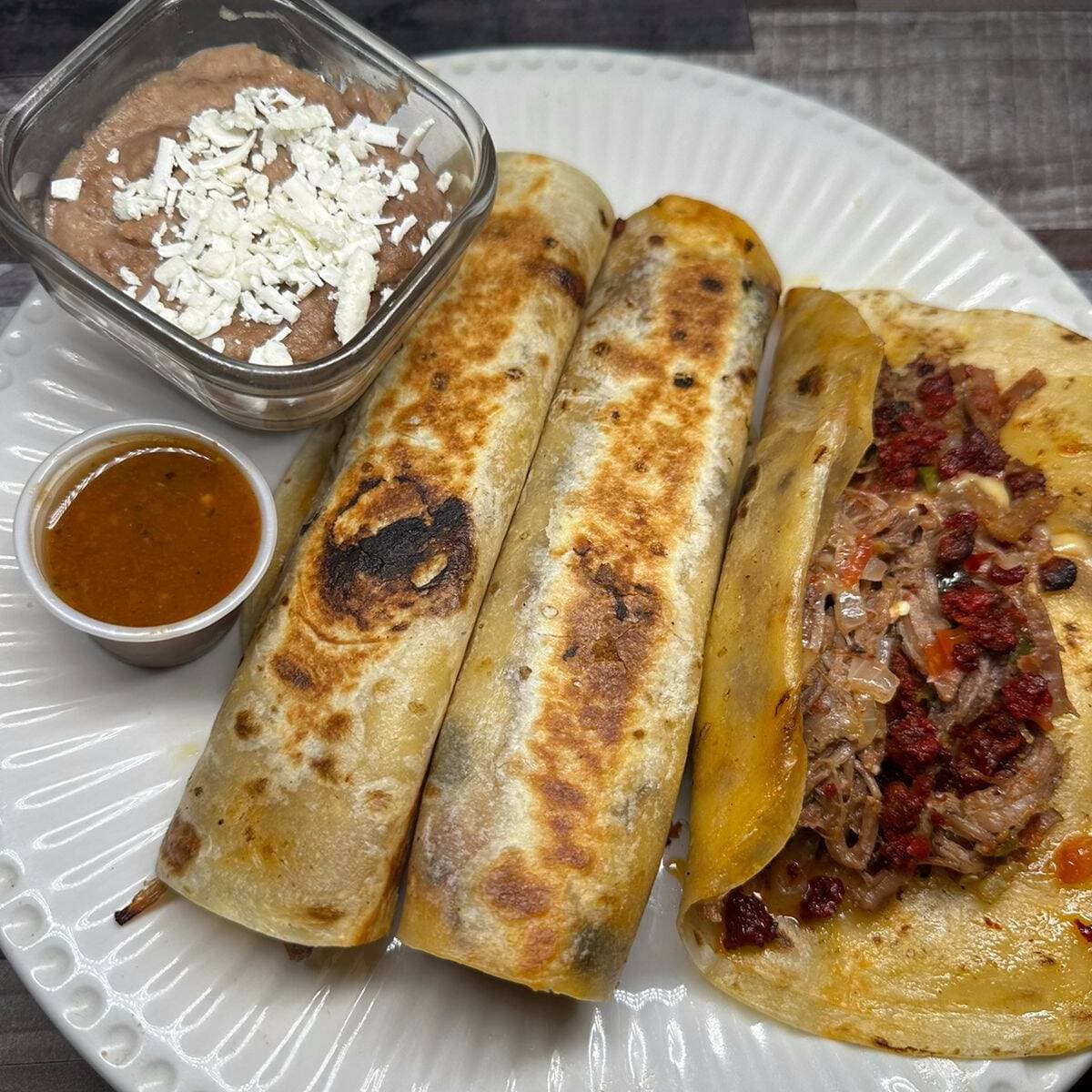 Choriquesos con Carne Deshebrada