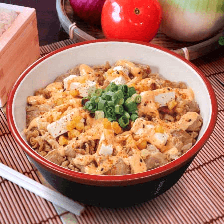 Gyudon Sriracha con Queso Crema