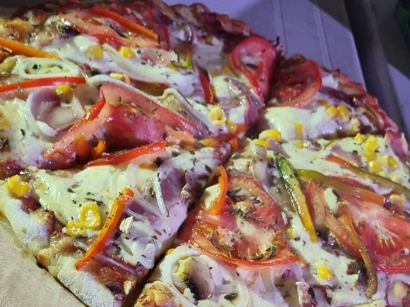 Chamos Pizza