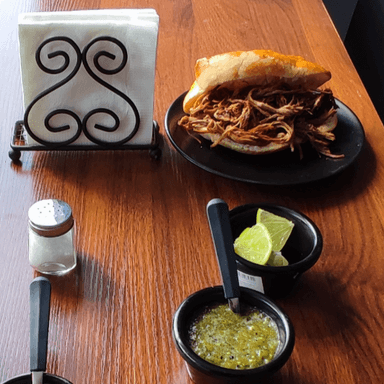 Torta de birria