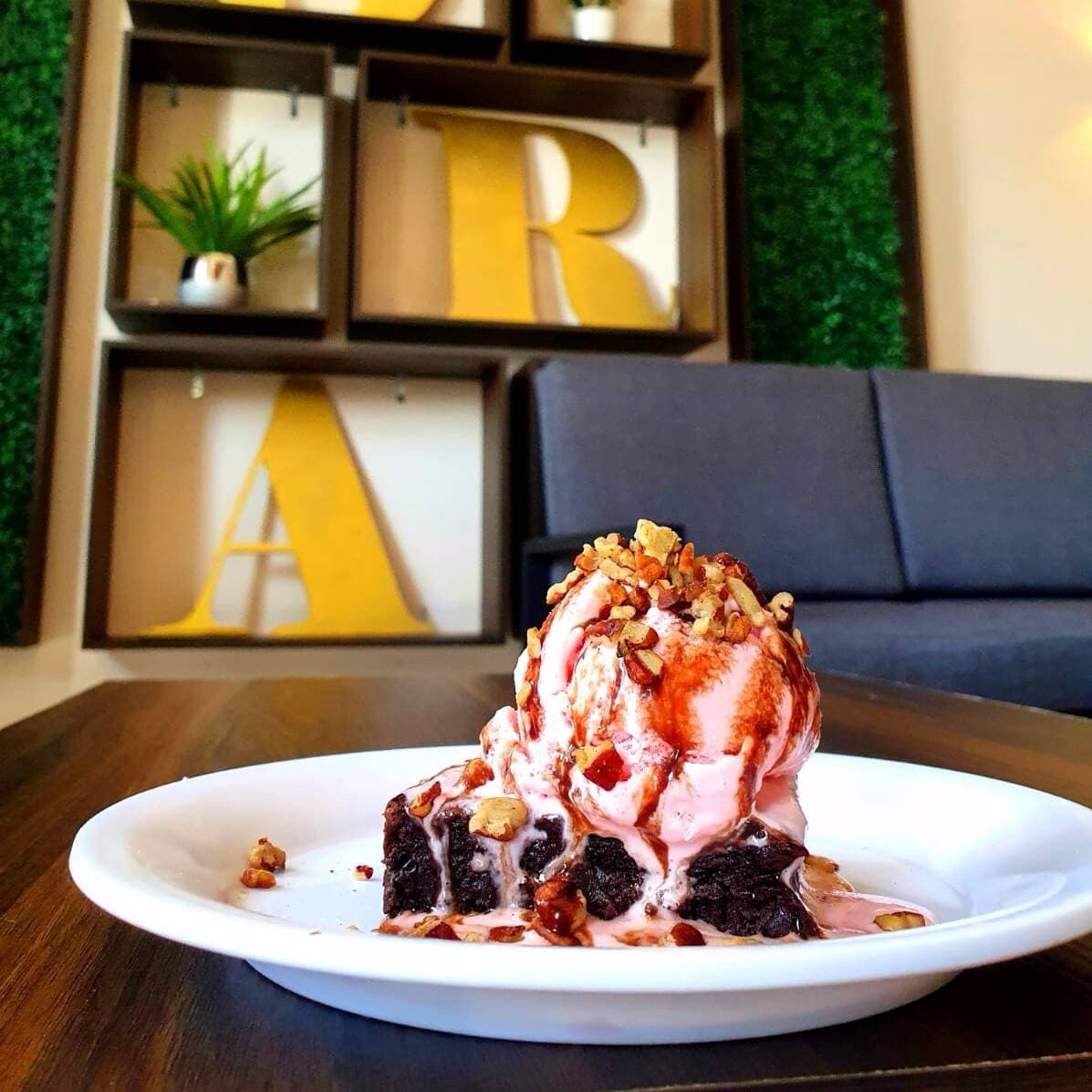 Brownie con Helado