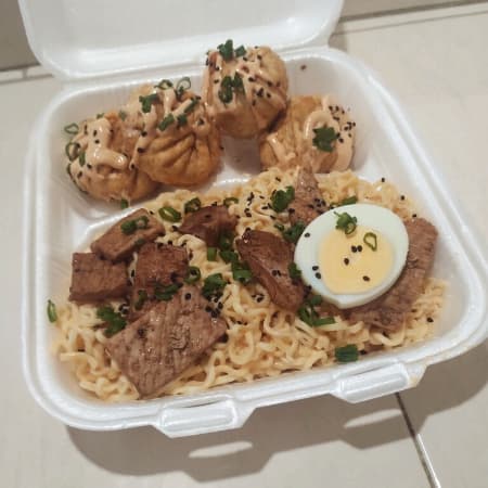Ramen y Dumplings Fritos