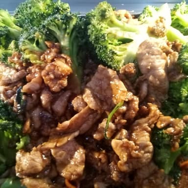 Puerco  con brocoli
