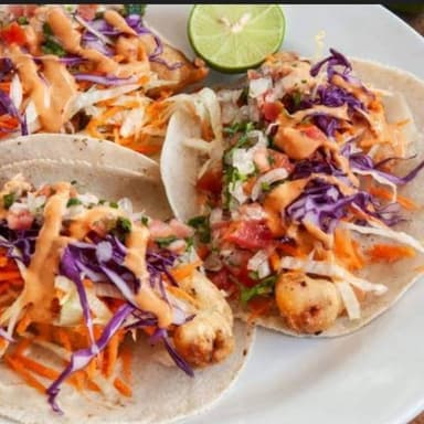 Orden de Tacos 3 Pzs + 1 Agua de Sabor 1l