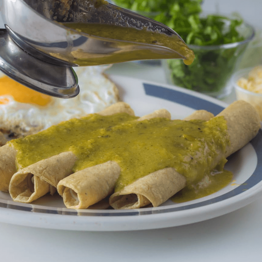 Desayuno Completo Enchiladas/Café/Jugo/Coctel frut