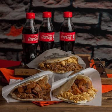 Combo 3 Arepas Uy! Que Traga + Bebidas
