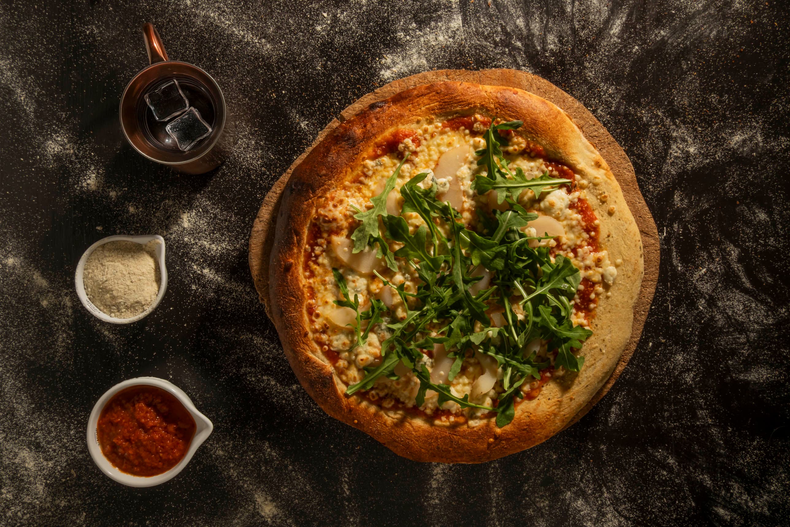 QUESO AZUL, PERA Y ARUGULA