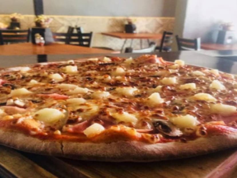 Pizzeria La Leñera ( Suc. San Isidro)