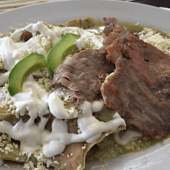 CHILAQUILES CON ASADA