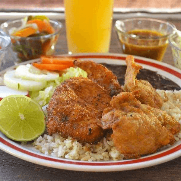 Milanesa de pollo + agua del dia