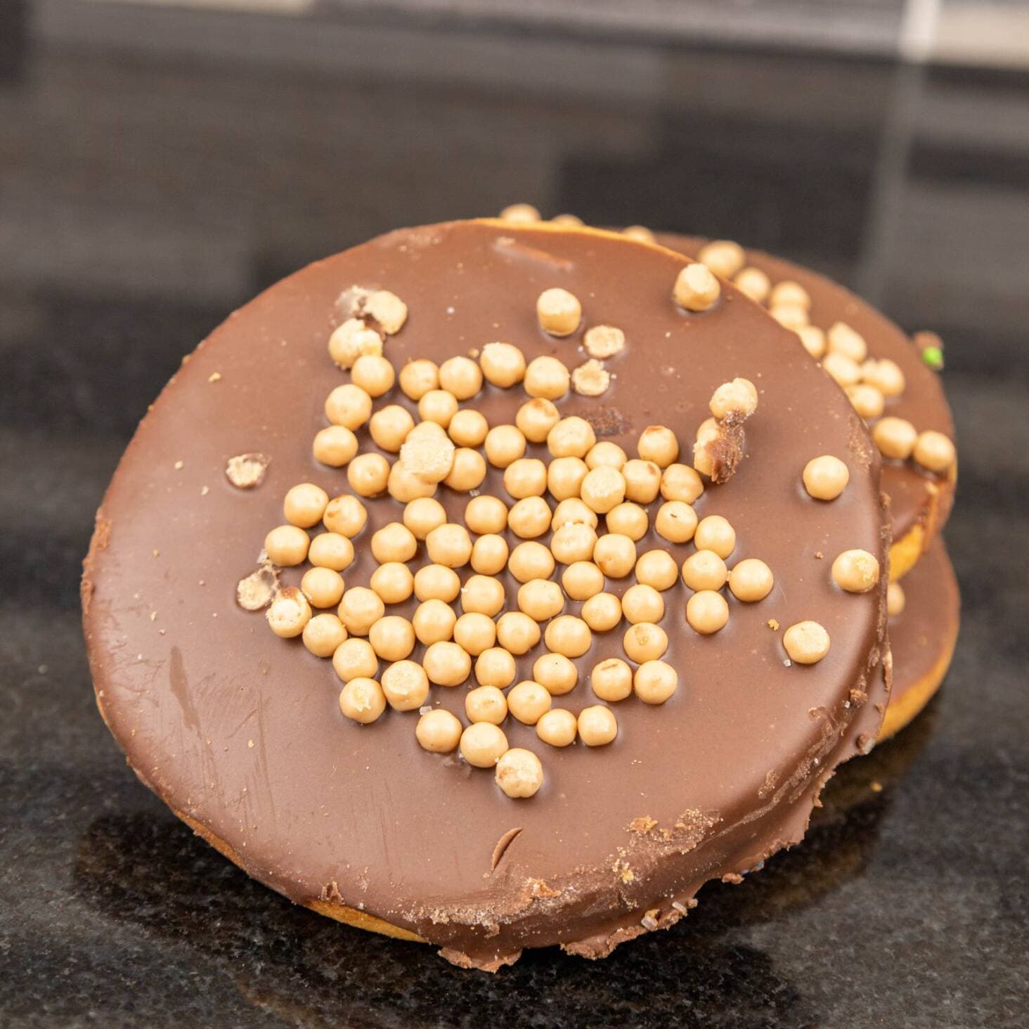 Galleta de Chocolate con Bolitas de Arroz