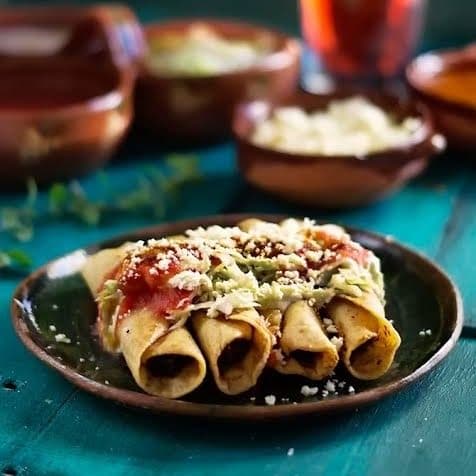 Los Más Dorados