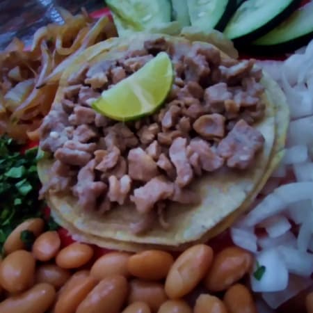 4 Tacos de bistec*