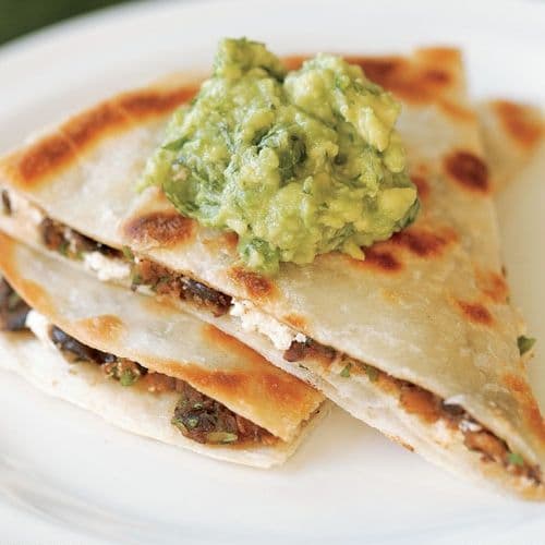 Quesadilla con bistec y guacamole